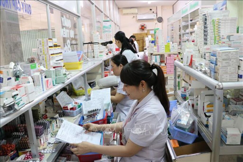 Giải Pháp Toàn Diện: Những Biện Pháp Cung Cấp Thuốc Cho Nạn Nhân Bão Hiệu Quả