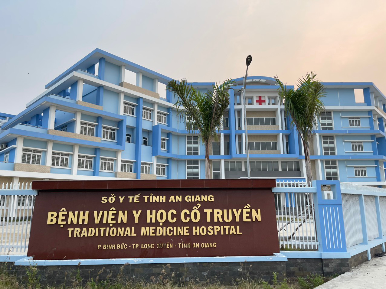 Bệnh viện Y học Cổ truyền có khám thuốc Tây: Sự thật và lợi ích