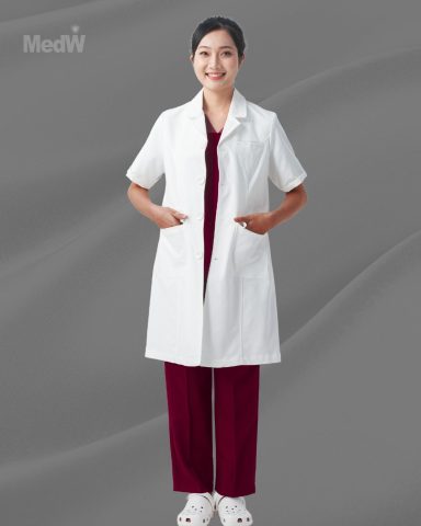 Áo Blouse Tay Ngắn: Đồng Phục Y Tế Thiết Yếu Và Tiêu Chuẩn