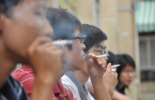 Tại Sao Không Nên Hút Thuốc Lá Ở Nơi Công Cộng