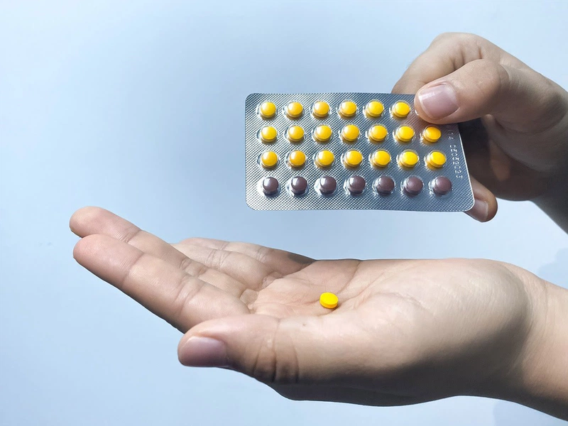 Con trai uống thuốc tránh thai: Tác dụng và nguy cơ sức khỏe