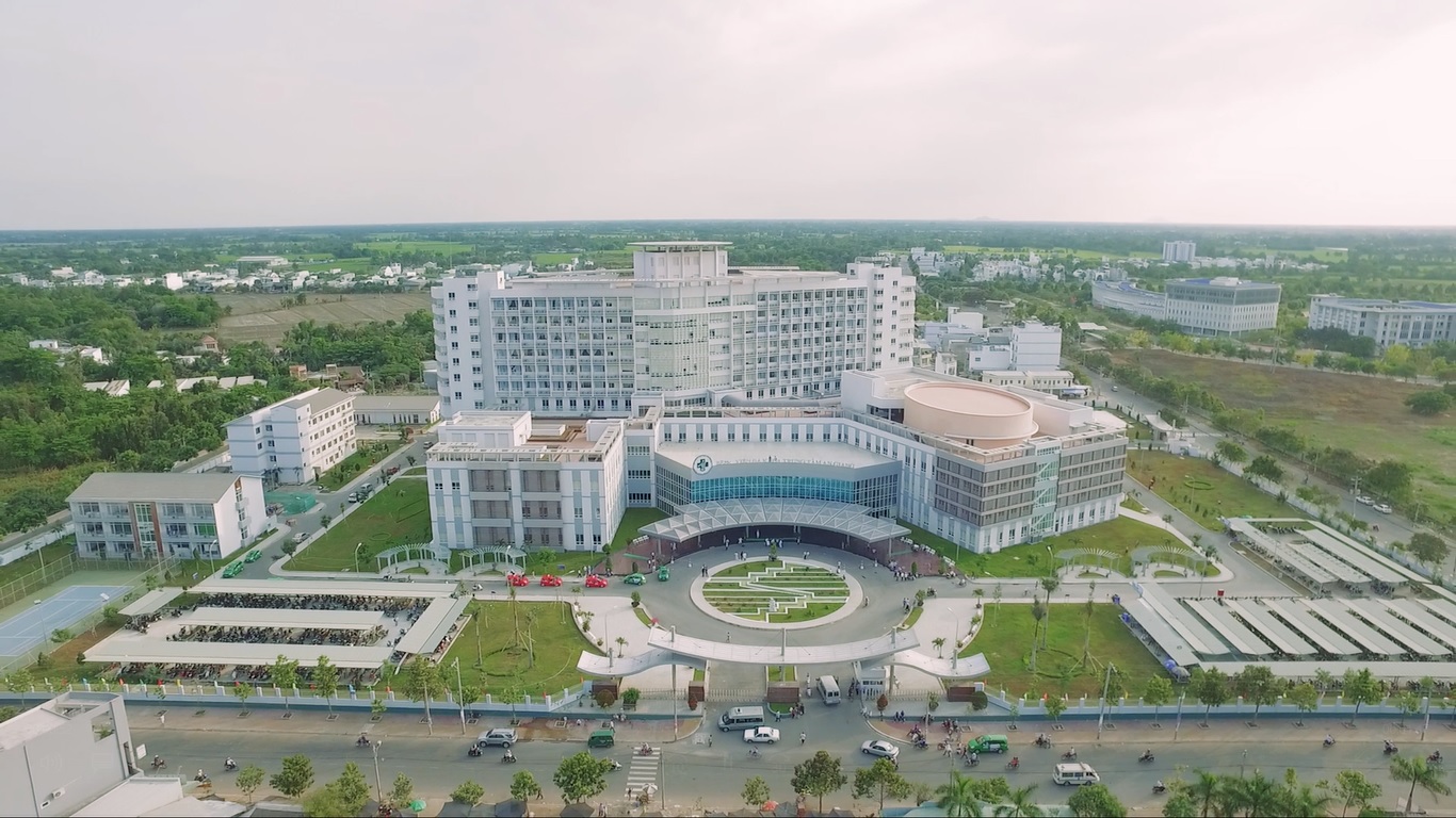 Bệnh viện Long Xuyên Mừng Ngày Thầy Thuốc Việt Nam: Tôn Vinh và Phát Triển Y Tế Cộng Đồng