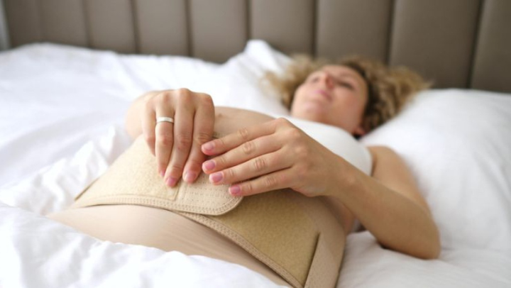Đeo Đai Nịt Bụng Khi Ngủ: Lợi Ích, Rủi Ro và Lời Khuyên Chuyên Gia