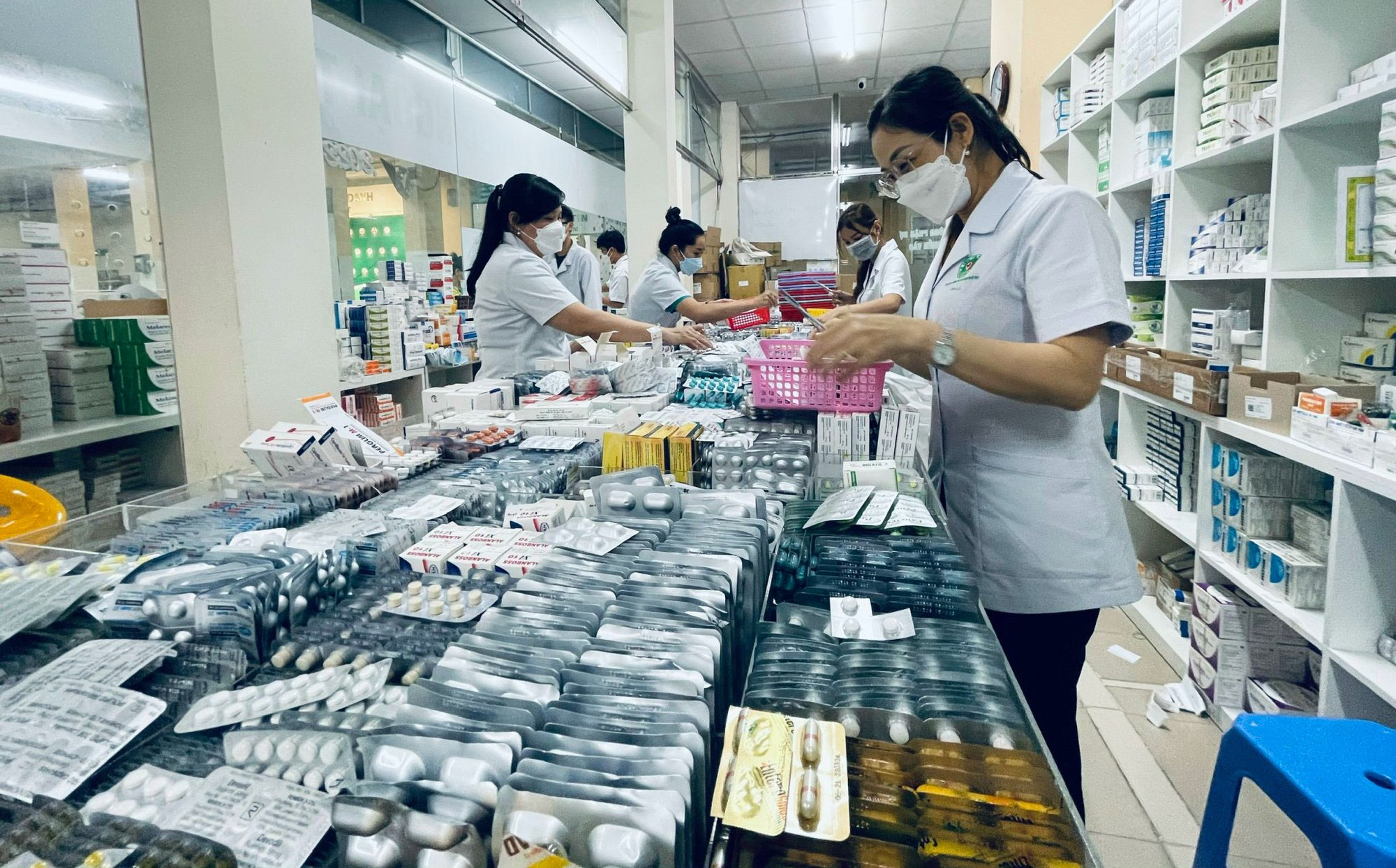 Danh Mục Thuốc Đấu Thầu Thuộc Phạm Vi Thanh Toán: Toàn Diện Từ Quy Định Đến Thực Tiễn