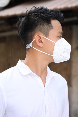 Hướng dẫn đeo khẩu trang Tenamyd N95 đúng cách để đạt độ kín khít tối ưu