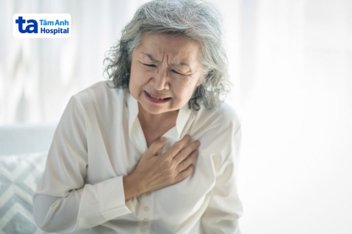 Theo dõi huyết áp không ổn định để phòng ngừa bệnh tim mạch