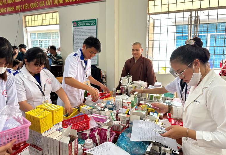 Tổ Chức Phi Chính Phủ Về Phát Thuốc Từ Thiện: Sứ Mệnh Cao Cả và Tác Động Toàn Cầu Tổ Chức Phi Chính Phủ Về Phát Thuốc Từ Thiện: Sứ Mệnh Cao Cả và Tác Động Toàn Cầu