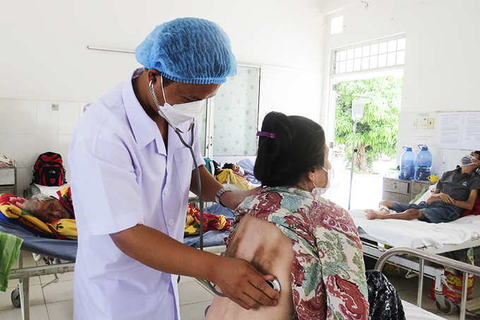 Nguyên nhân bệnh nhân lao không uống thuốc đúng liều và cách khắc phục
