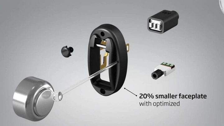 Các linh kiện siêu nhỏ của thiết bị trợ thính IIC, minh họa sự tinh vi trong công nghệ