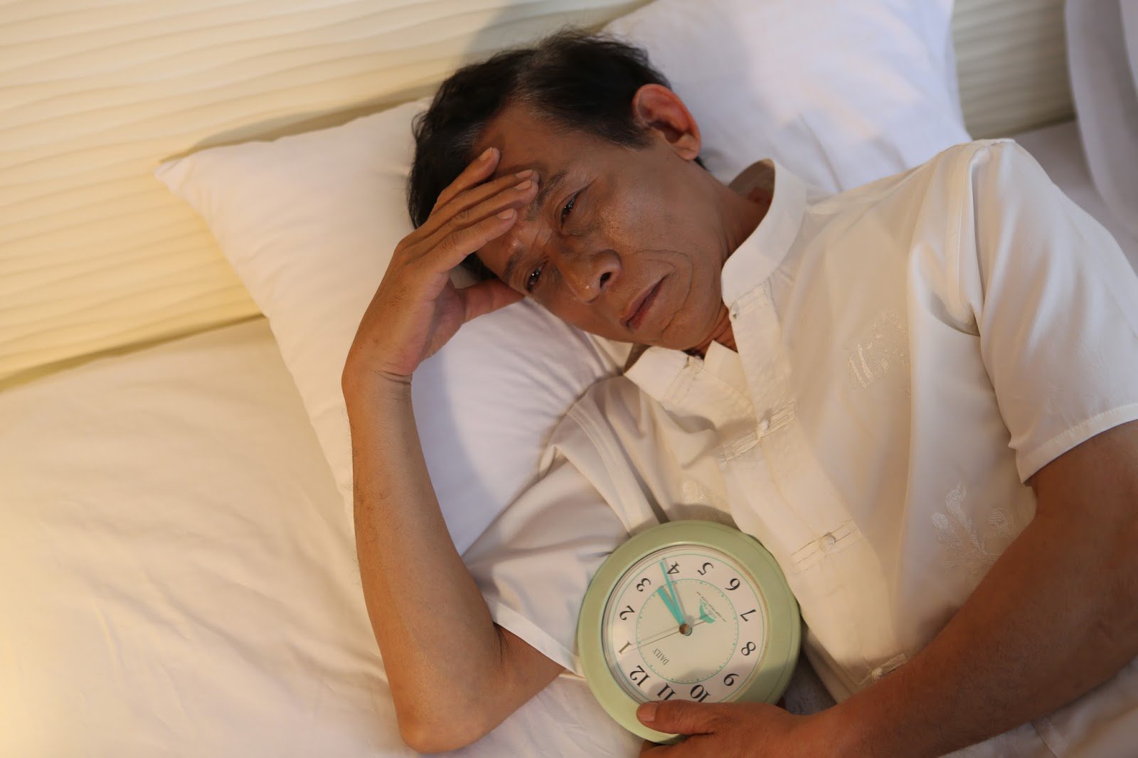 Người Già Hay Bị Mất Ngủ: Uống Thuốc Gì An Toàn? Hướng Dẫn Toàn Diện Người Già Hay Bị Mất Ngủ: Uống Thuốc Gì An Toàn? Hướng Dẫn Toàn Diện
