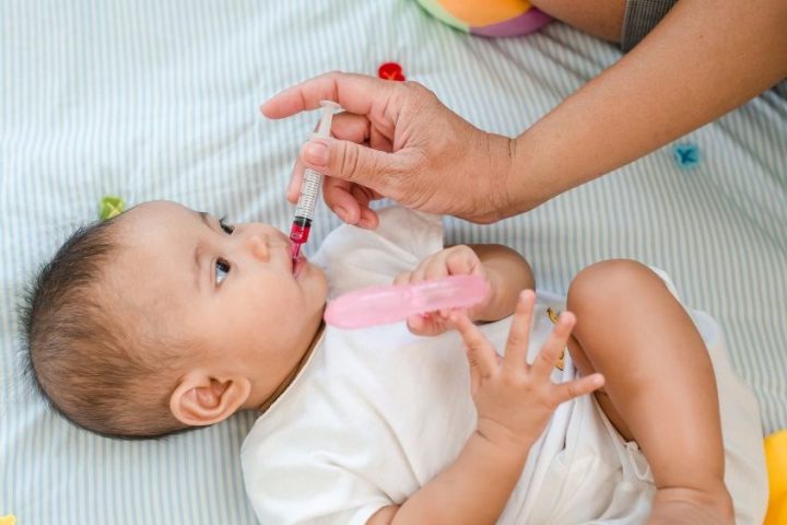 Hướng Dẫn Chi Tiết Tránh Sai Lầm Khi Cho Con Uống Thuốc Hướng Dẫn Chi Tiết Tránh Sai Lầm Khi Cho Con Uống Thuốc