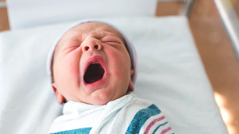 Trẻ sơ sinh bị ho sổ mũi uống thuốc gì và cách chăm sóc đúng cách