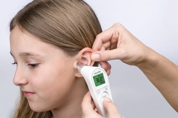 Hình ảnh nhiệt kế điện tử đo tai tổng quan