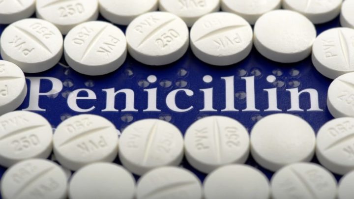 Hình ảnh minh họa thuốc kháng sinh Penicillin và cấu trúc hóa học cơ bản
