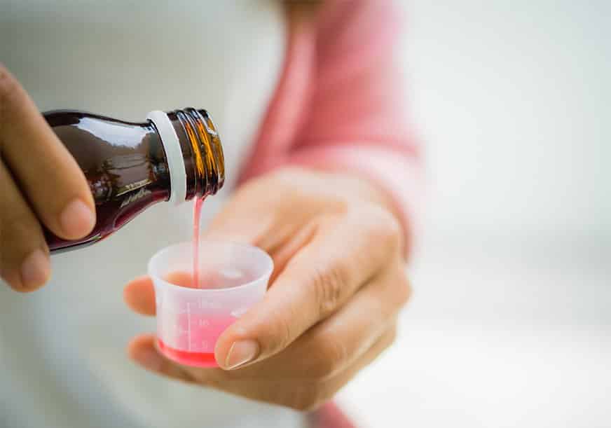 Các loại siro ho chuyên dụng cho trẻ em, cần thận trọng khi sử dụng trước tiêm phòng