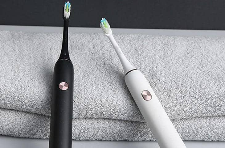 Cách Tẩy Mốc Bàn Chải Điện Hiệu Quả và An Toàn Tại Nhà