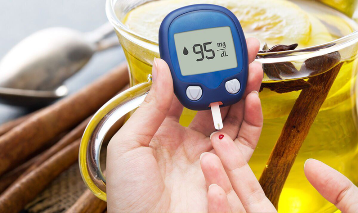 Người cao huyết áp đang thắc mắc về việc sử dụng Ginkgo Biloba và tác động của nó đến huyết áp