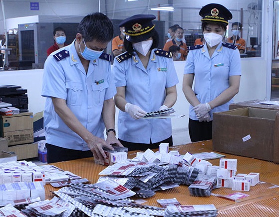 Quy Trình Kiểm Tra Giám Sát Chất Lượng Thuốc: Toàn Diện & Chuyên Sâu