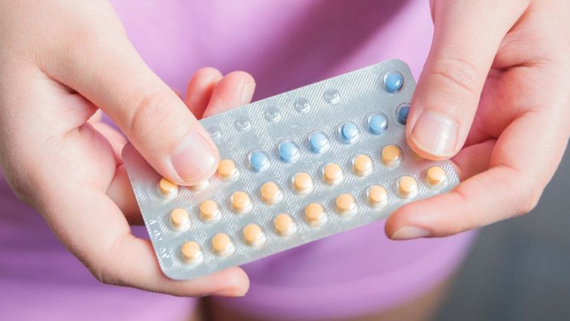 Thuốc uống trì hoãn kinh nguyệt khi đã có kinh: Giải pháp và lưu ý
